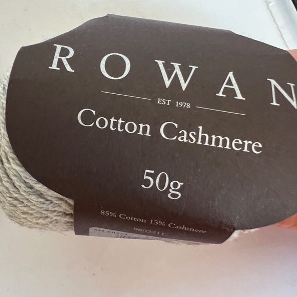 ROWAN Cotton Cashmere Yarn 50 g each Made in Italy Gray & Taupe Lot of 2 New - Picture 4 of 8